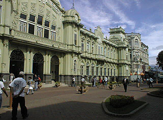 downtowns landmark "Hotel de Costa Rica"
